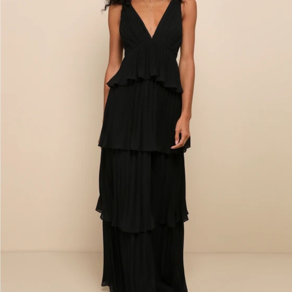 Mesmerizing Essence Black Pleated Backless Tiered Maxi